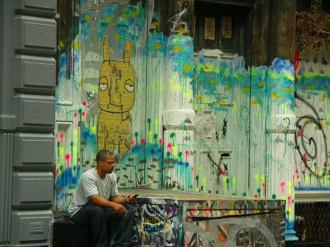 NY-Soho-Make_Art_Not_War-01.JPG