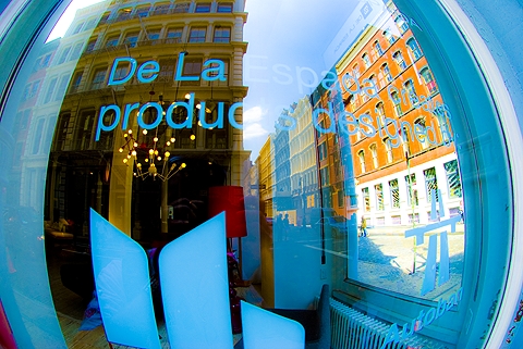 NY-Soho-Window_Shopping-01.jpg