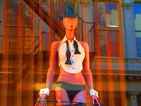 NY-Soho_Windows_and_Graffiti-24.JPG