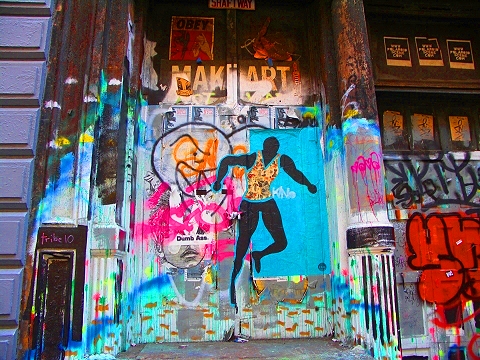 NY-Soho_Windows_and_Graffiti-32.JPG