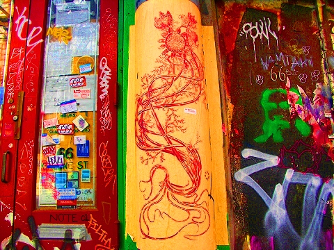 NY-Soho_Windows_and_Graffiti-40.JPG