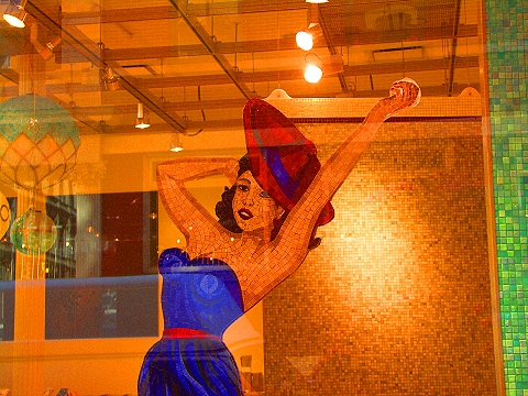 NY-Soho_Windows_and_Graffiti-47-Sicis.JPG