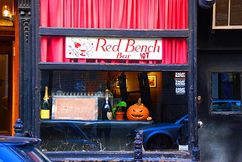 NY-Soho-Windows_Signs_Storefronts-17-Red_Bench2.JPG