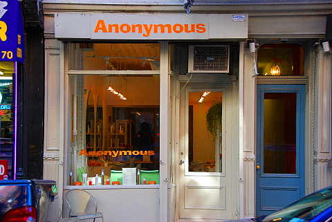 NY-Soho-Windows_Signs_Storefronts-18-Anonymous.JPG