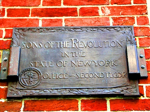 NY-Sons_of_the_Revolution_Plaque-Fraunces_Tavern.JPG