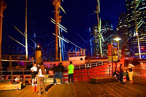 NY-South_Street_Seaport-Fulton_St-07.JPG