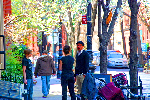 NY-Springtime_in_The_West_Village-People-Watching-10.JPG