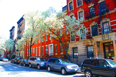 NY-Springtime_in_The_West_Village-People-Watching-18.JPG