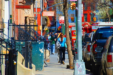 NY-Springtime_in_The_West_Village-People-Watching-20.JPG
