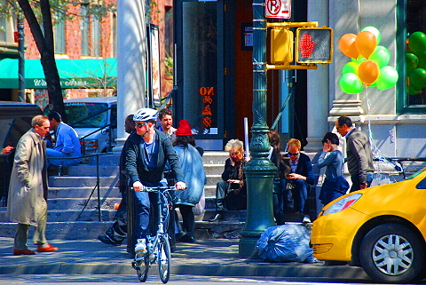 NY-Springtime_in_The_West_Village-People-Watching-23.JPG