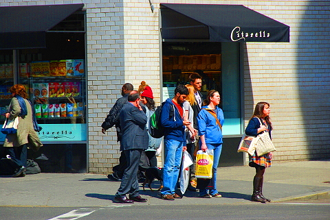 NY-Springtime_in_The_West_Village-People-Watching-26.JPG