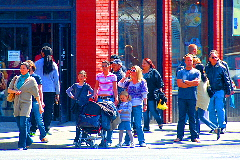 NY-Springtime_in_The_West_Village-People-Watching-28.JPG