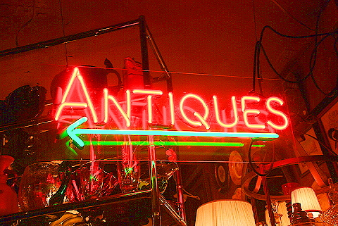 NY-Stanger_Antiques-neon_sign-1.JPG