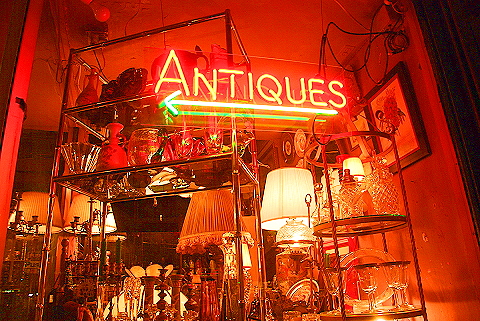 NY-Stanger_Antiques-neon_sign-2.JPG