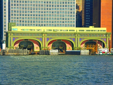 NY-Staten_Island_Terminal_on_NY_Harbor.JPG