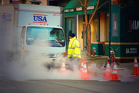 NY-Steam_Rising_From_The_Street-frigid_cold_Morning-2.JPG