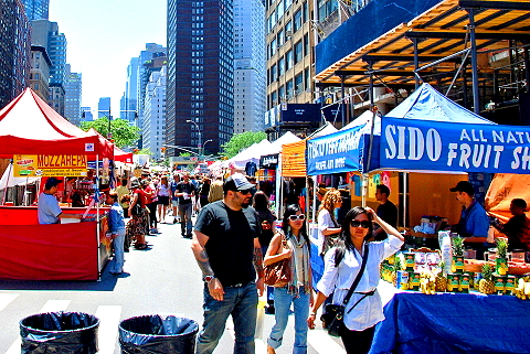 NY-Street_Fair-Upper_Westside_People_Watching-01.JPG