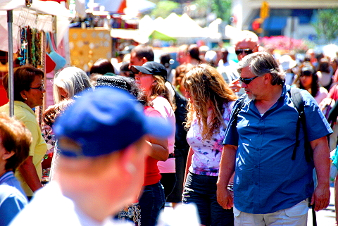 NY-Street_Fair-Upper_Westside_People_Watching-02.JPG