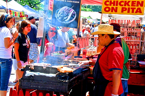NY-Street_Fair-Upper_Westside_People_Watching-13.JPG