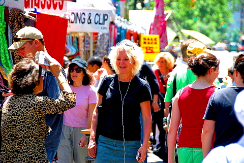 NY-Street_Fair-Upper_Westside_People_Watching-27.JPG