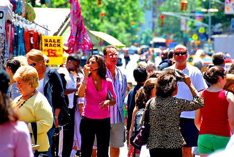 NY-Street_Fair-Upper_Westside_People_Watching-30.JPG
