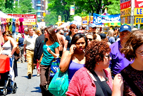 NY-Street_Fair-Upper_Westside_People_Watching-31.JPG