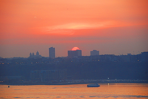 NY-Striped_Sunset_over_Hudson_River-07.JPG