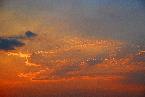 NY-Striped_Sunset_over_Hudson_River-10.JPG
