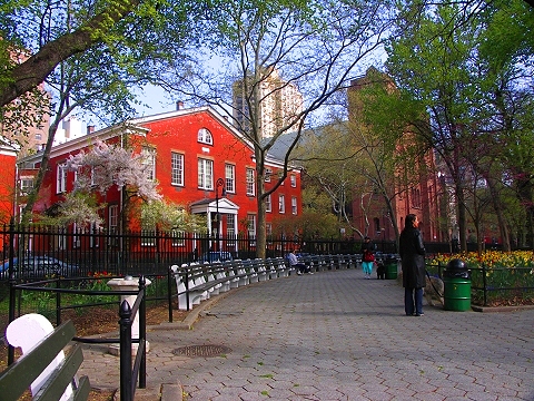 NY-Stuyvesant_Square-01-Friends_Seminary.JPG