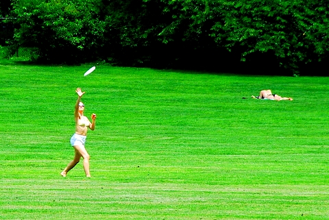 NY-Sunbathers_in_Central_Park_Sheepsmeadow-03.JPG