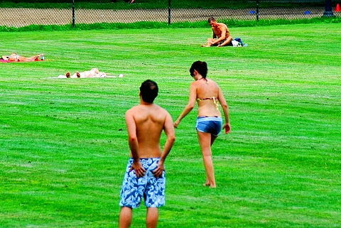 NY-Sunbathers_in_Central_Park_Sheepsmeadow-10.JPG