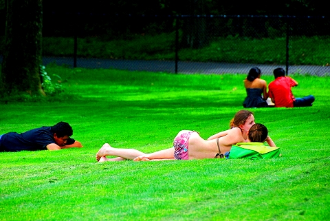 NY-Sunbathers_in_Central_Park_Sheepsmeadow-13.JPG