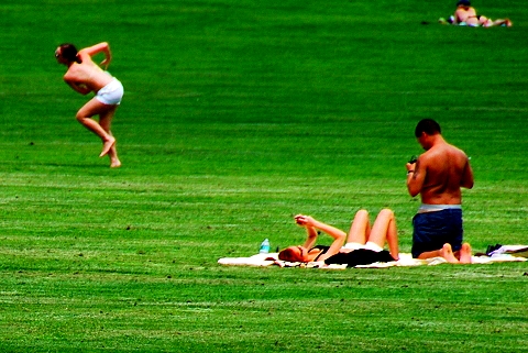 NY-Sunbathers_in_Central_Park_Sheepsmeadow-14.JPG