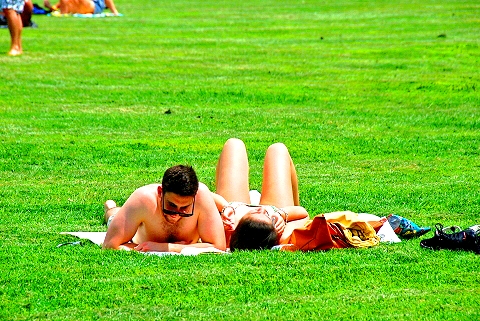 NY-Sunbathers_in_Central_Park_Sheepsmeadow-24.JPG