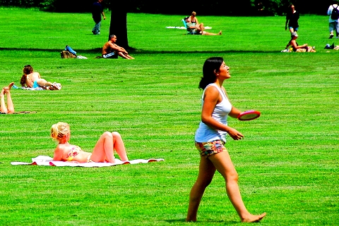 NY-Sunbathers_in_Central_Park_Sheepsmeadow-29.JPG