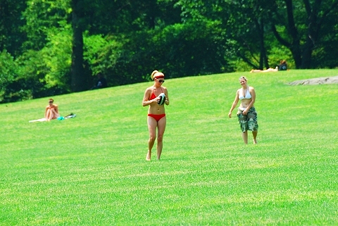 NY-Sunbathing_in_Central_Park-03.JPG