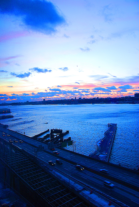 NY-Sunset_over_Hudson_River_New_Years_Eve_2008-7.JPG