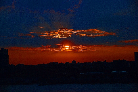 NY-Sunset_over_the_Huson_River-June_30_2008-07.JPG