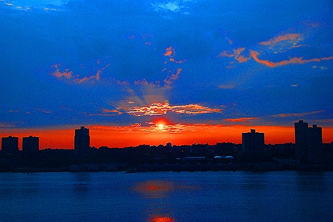 NY-Sunset_over_the_Huson_River-June_30_2008-10.JPG