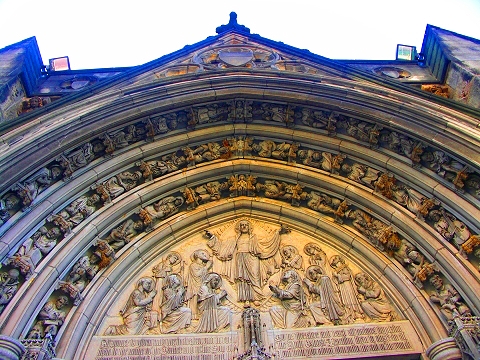 NY-Synod_House_at_Cathedral_of_St_John_Divine-Gargoyles-03.JPG