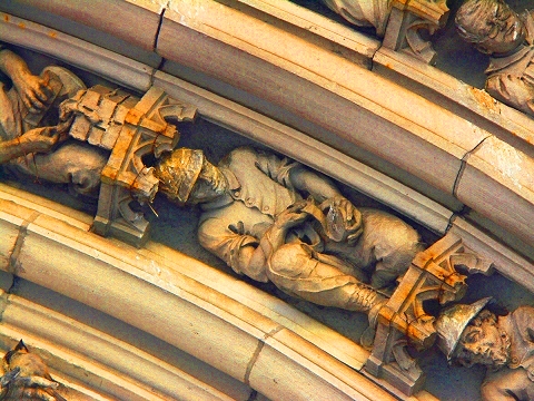 NY-Synod_House_at_Cathedral_of_St_John_Divine-Gargoyles-05.JPG