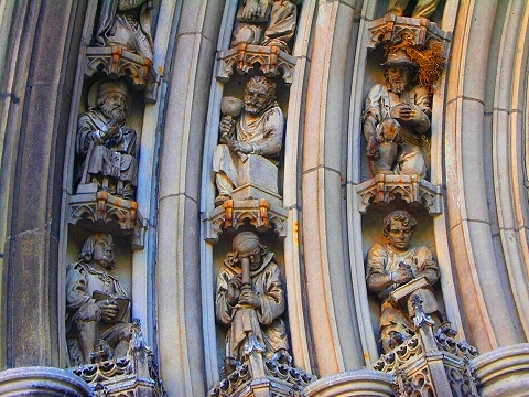 NY-Synod_House_at_Cathedral_of_St_John_Divine-Gargoyles-15.JPG