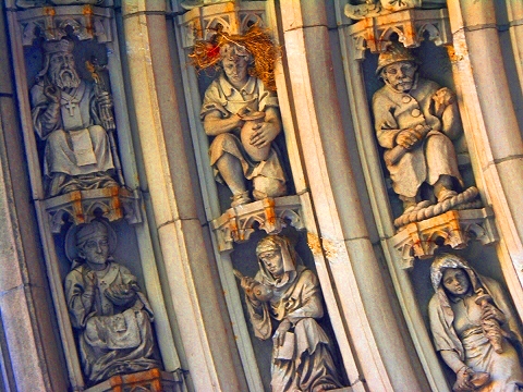 NY-Synod_House_at_Cathedral_of_St_John_Divine-Gargoyles-19.JPG