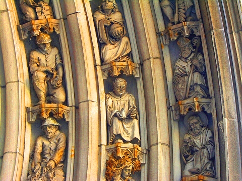NY-Synod_House_at_Cathedral_of_St_John_Divine-Gargoyles-22.JPG