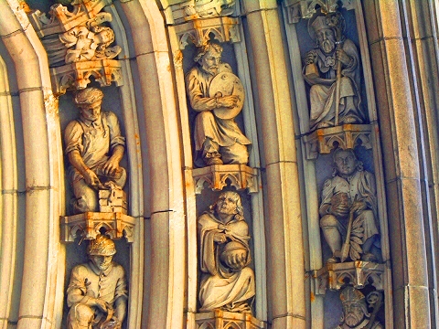 NY-Synod_House_at_Cathedral_of_St_John_Divine-Gargoyles-23.JPG