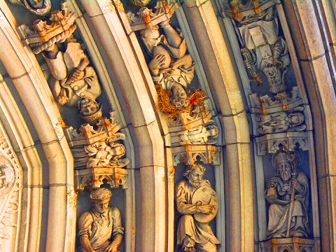 NY-Synod_House_at_Cathedral_of_St_John_Divine-Gargoyles-24.JPG