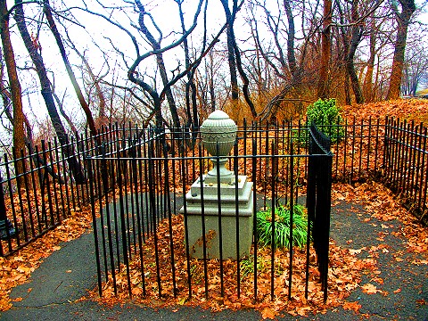 NY-The_Amiable_Child_Monument-Riverside_Park-05.JPG