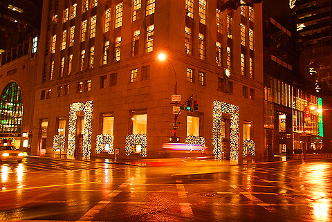 NY-Tiffany_on_Fifth_Avenue-Christmas-2008-02.JPG