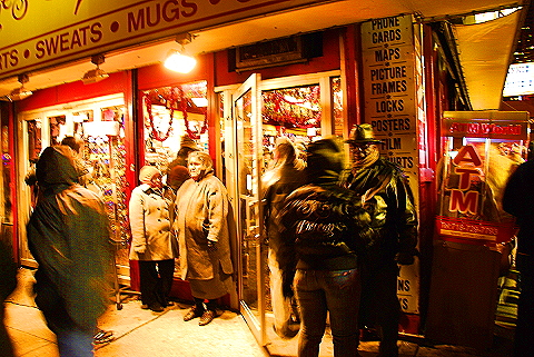 NY-Time_Square_New_Years_Eve_2008-46.JPG