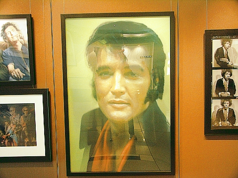 NY-Time_Warner_Center_and_Gallery-08-Elvis.jpg